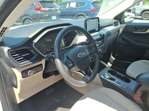 Used 2022 Ford Escape SE w/ Convenience Package FWD image 14