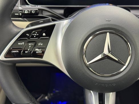 Used 2023 Mercedes-Benz GLC 300 4MATIC w/ Driver Assistance Package image 23