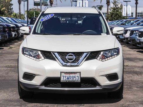 Used 2016 Nissan Rogue SV FWD image 2
