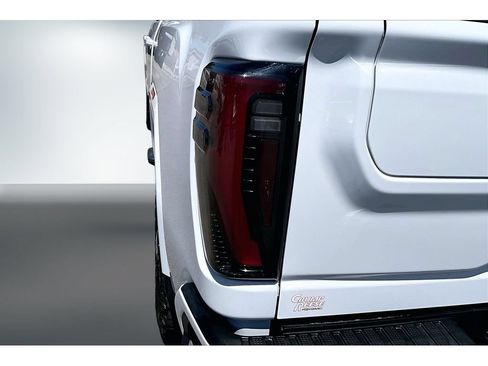 Used 2024 GMC Sierra 3500 AT4 w/ AT4 Premium Plus Package AWD/4WD image 24