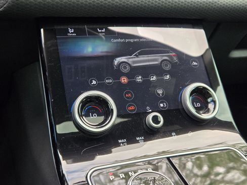Used 2018 Land Rover Range Rover Velar R-Dynamic SE AWD/4WD image 26