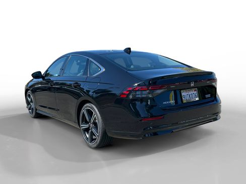 Used 2025 Honda Accord Touring image 3