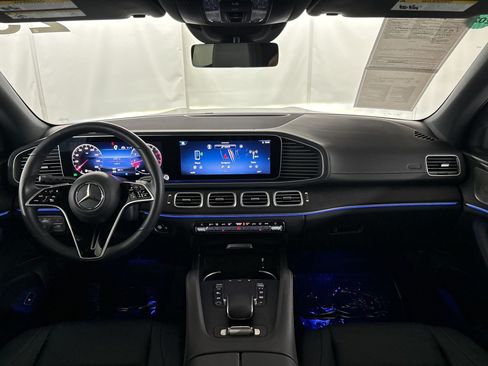 Used 2025 Mercedes-Benz GLS 450 4MATIC image 14