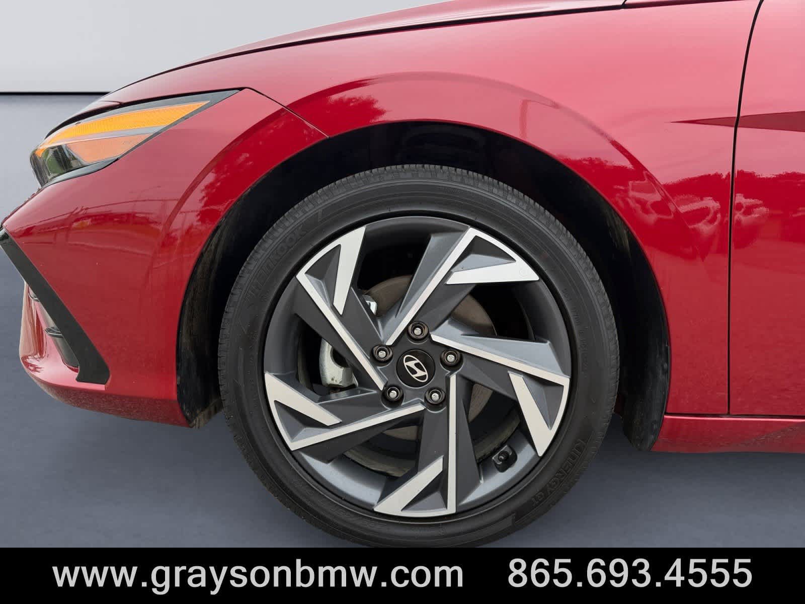Used 2025 Hyundai Elantra Limited FWD image 9