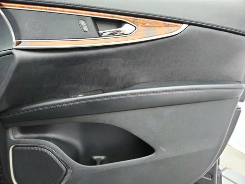 Used 2016 Lincoln MKX Select w/ Select Plus Package AWD/4WD image 27