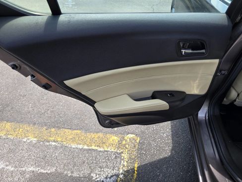 Used 2013 Acura ILX w/ Technology Package FWD image 27