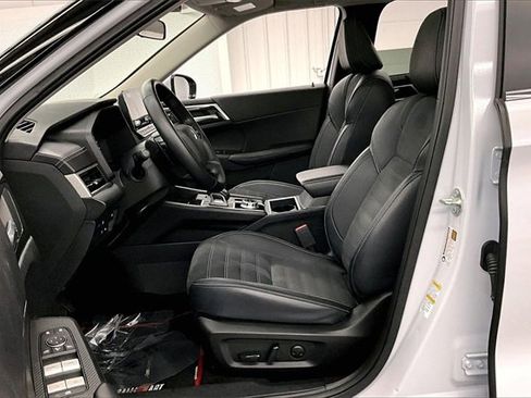 Used 2024 Mitsubishi Outlander Ralliart image 21