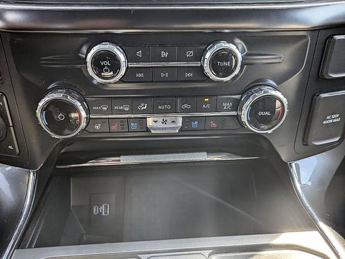 Used 2022 Ford F150 Lariat w/ Equipment Group 502A High image 26