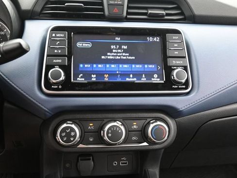 New 2025 Nissan Versa SV w/ Trunk Package FWD image 21