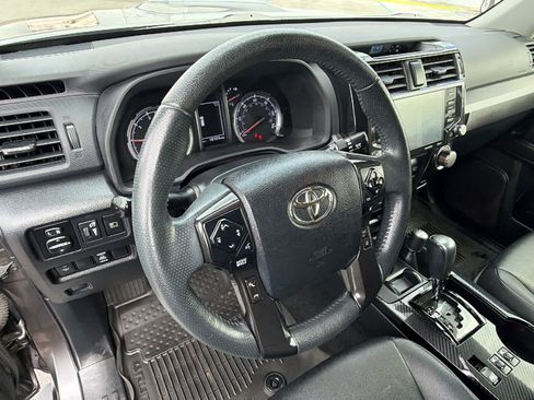 Used 2021 Toyota 4Runner Venture w/ Moonroof Package AWD/4WD image 10