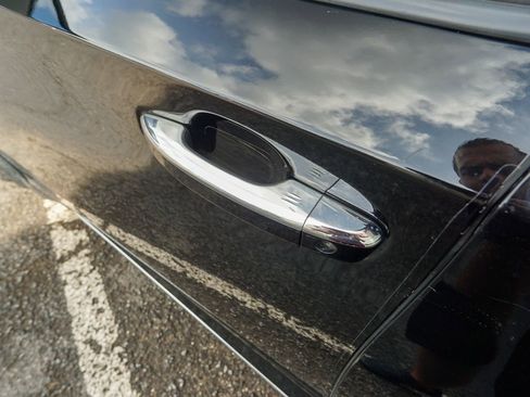 Used 2018 Honda Accord Touring image 8