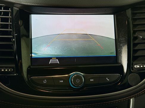 Used 2020 Chevrolet Trax LT w/ LT Convenience Package image 19