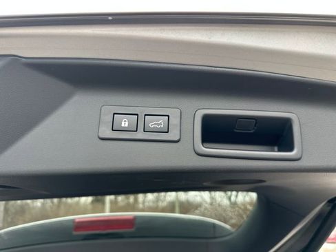 Used 2025 Subaru Forester Limited w/ Popular Package #2 image 22