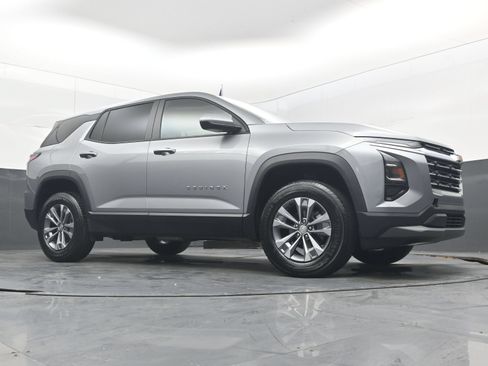 Used 2026 Chevrolet Equinox LT FWD image 23