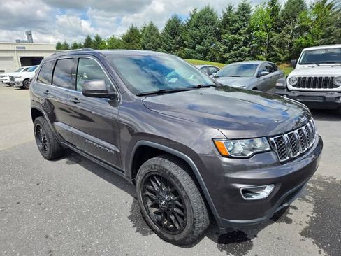 Used 2021 Jeep Grand Cherokee Laredo X AWD/4WD image 17