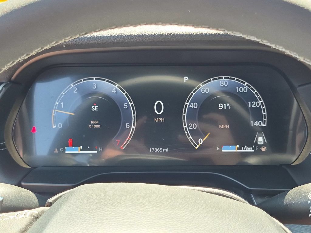 Certified 2025 Jeep Grand Cherokee L Limited w/ Luxury Tech Group II AWD/4WD image 18