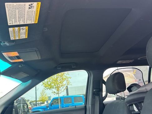 Used 2016 Ford Explorer XLT w/ Equipment Group 201A image 6