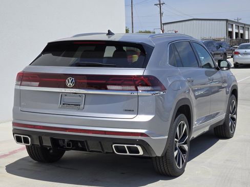 Used 2024 Volkswagen Atlas Cross Sport SEL Premium R-Line AWD/4WD image 4