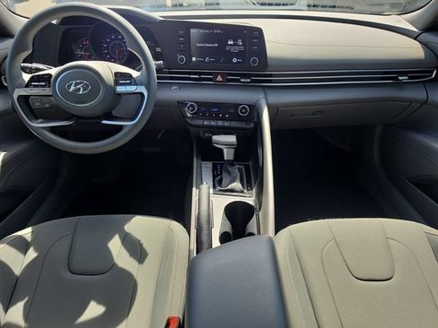 Used 2023 Hyundai Elantra SEL FWD image 12