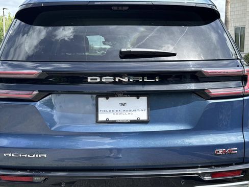 Used 2025 GMC Acadia Denali w/ Super Cruise Package FWD image 10