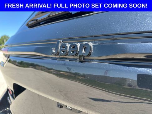 Used 2024 Jeep Grand Cherokee Altitude AWD/4WD image 39