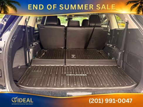 Used 2021 Toyota Highlander LE AWD/4WD image 10