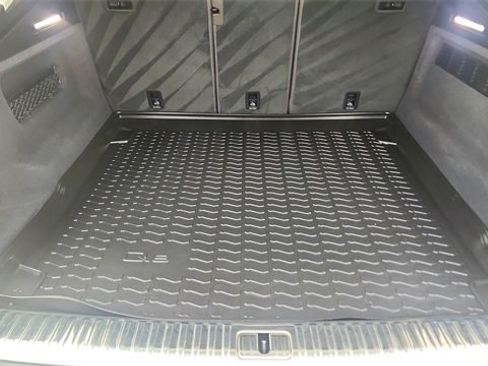 Used 2023 Audi Q8 Prestige w/ Prestige Package image 15