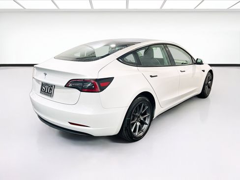 Used 2023 Tesla Model 3 Standard Range RWD image 4