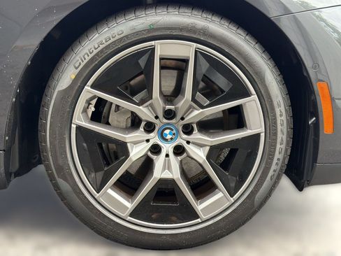 Certified 2024 BMW i5 eDrive40i w/ Premium Package RWD image 12