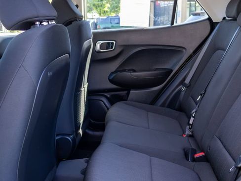 Certified 2022 Hyundai Venue SE w/ Cargo Package FWD image 14
