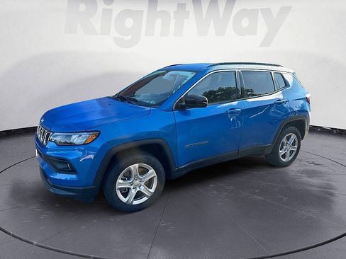 Used 2024 Jeep Compass Latitude AWD/4WD image 1