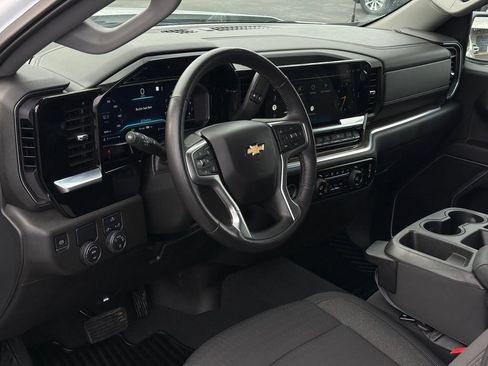 Used 2022 Chevrolet Silverado 1500 LT RWD image 10
