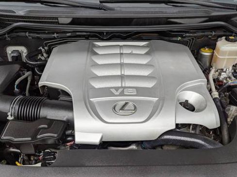 Used 2018 Lexus LX 570 4WD image 30