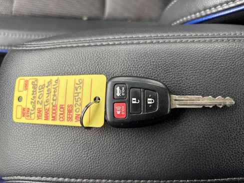 Used 2018 Toyota Corolla SE w/ Carpet Mat Package (TMS) FWD image 28