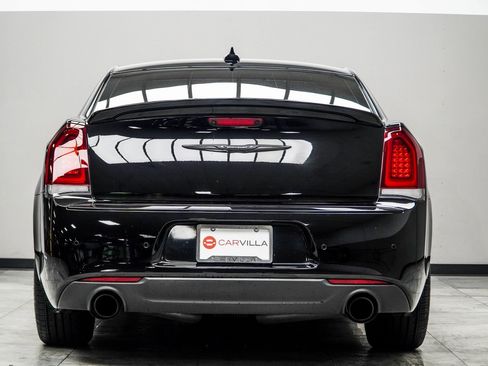 Used 2023 Chrysler 300 C image 11