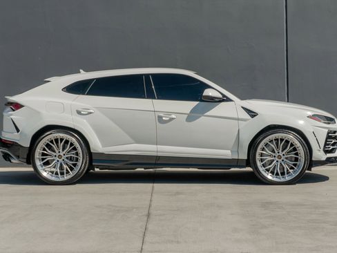Used 2019 Lamborghini Urus AWD/4WD image 6