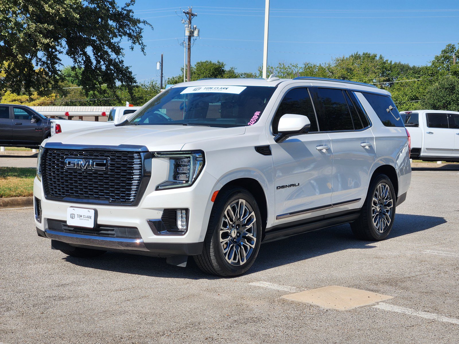 Used 2023 GMC Yukon Denali Ultimate AWD/4WD image 2