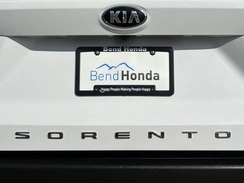 Used 2021 Kia Sorento LX AWD/4WD image 12