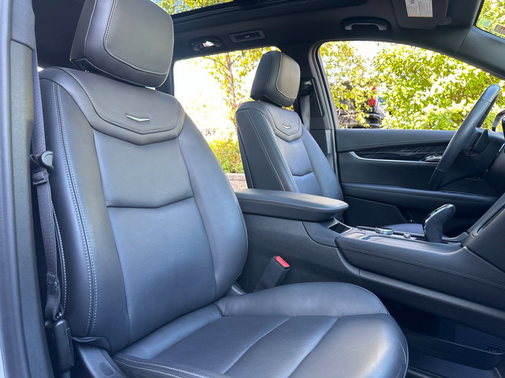 Used 2025 Cadillac XT6 Premium Luxury w/ LPO, Floor Liner Package AWD/4WD image 29