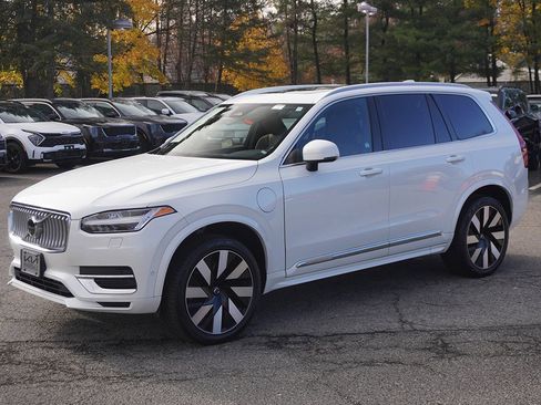Used 2024 Volvo XC90 T8 Plus w/ Protection Package image 13