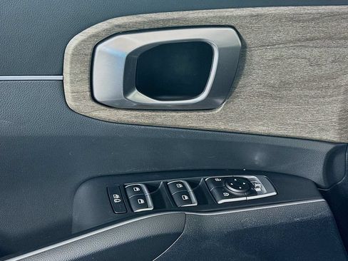 Used 2023 Kia Sorento EX w/ Panoramic Sunroof Package FWD image 18