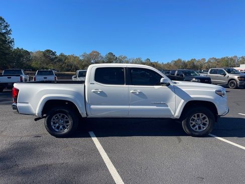 Used 2018 Toyota Tacoma SR5 image 21