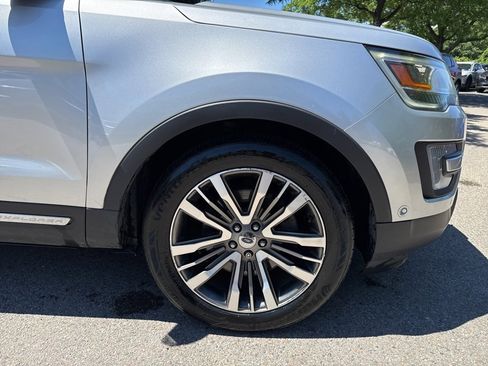 Used 2017 Ford Explorer Platinum image 6