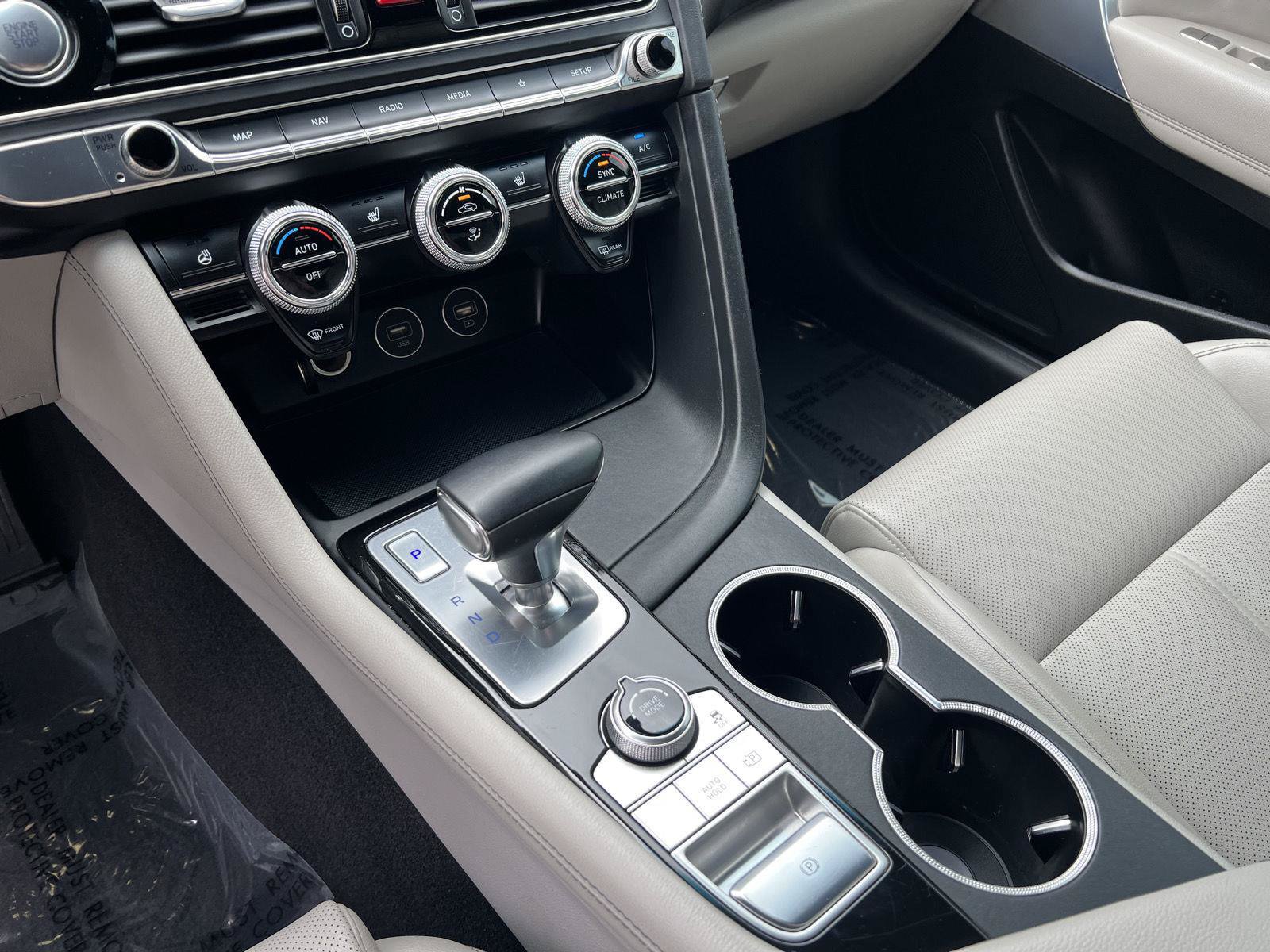 Used 2023 Genesis G70 2.0T AWD/4WD image 6