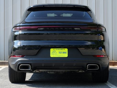 Used 2024 Porsche Cayenne Coupe AWD/4WD image 11