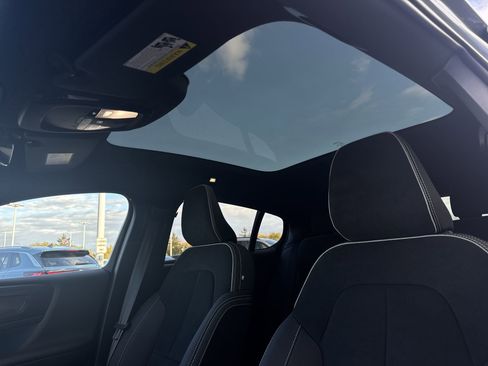 Used 2023 Volvo C40 P8 Recharge Ultimate image 19