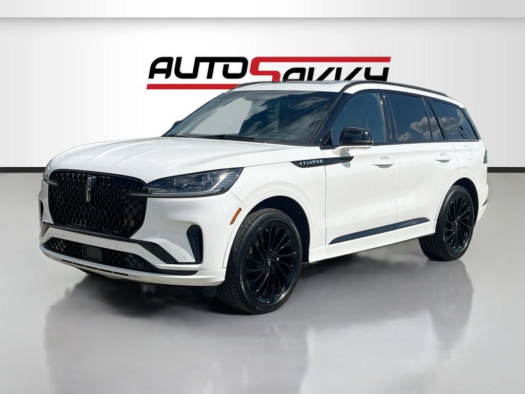 Used 2025 Lincoln Aviator Reserve w/ Equipment Group 201A AWD/4WD image 3