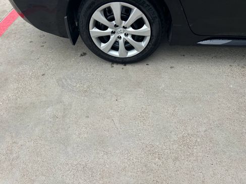 Used 2025 Toyota Corolla LE FWD image 8