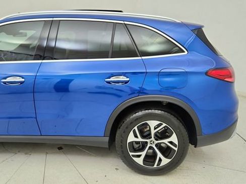 Used 2025 Mercedes-Benz GLC 350e 4MATIC image 10