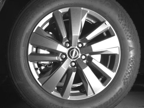 Used 2025 Nissan Pathfinder SV image 12